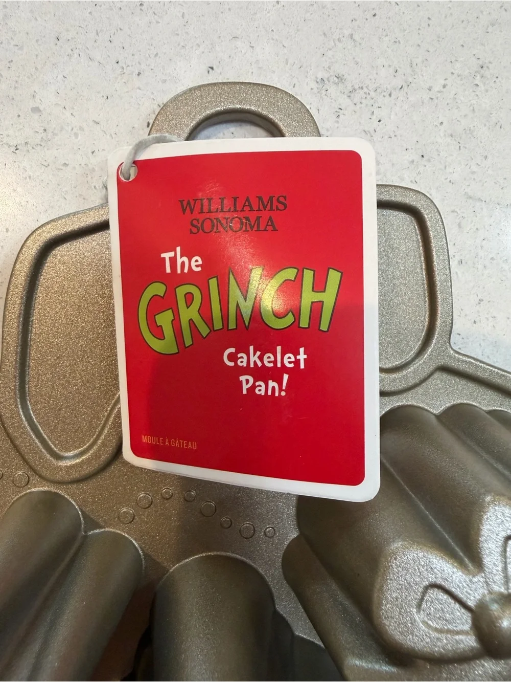 Grinch Holiday Character Cake Pan - Metallic Gray Kids Baking Mold never used